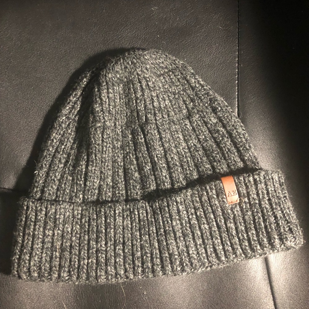 american eagle beanie